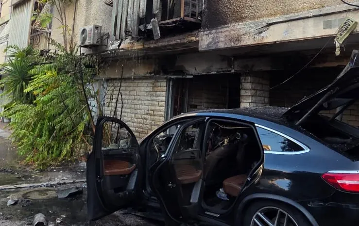 חשד להצתה: תינוק ושלושה מבוגרים חולצו משריפה בחיפה חשד להצתה: תינוק ושלושה מבוגרים חולצו משריפה בחיפה