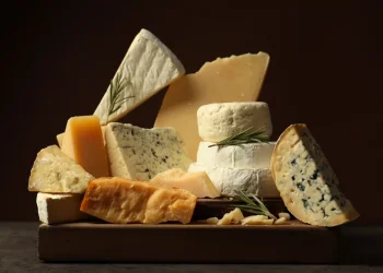 לא מה שחשבתם: דווקא הגבינות השמנות עשויות לשמור על הבריאות לא מה שחשבתם: דווקא הגבינות השמנות עשויות לשמור על הבריאות