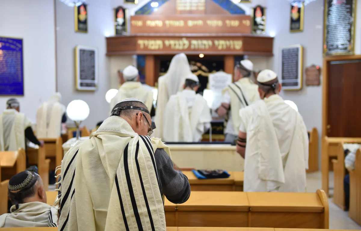 ישנם בתי כנסת גם בעולם העליון ומחנות מלאכים מתאספים בזמן התפילה