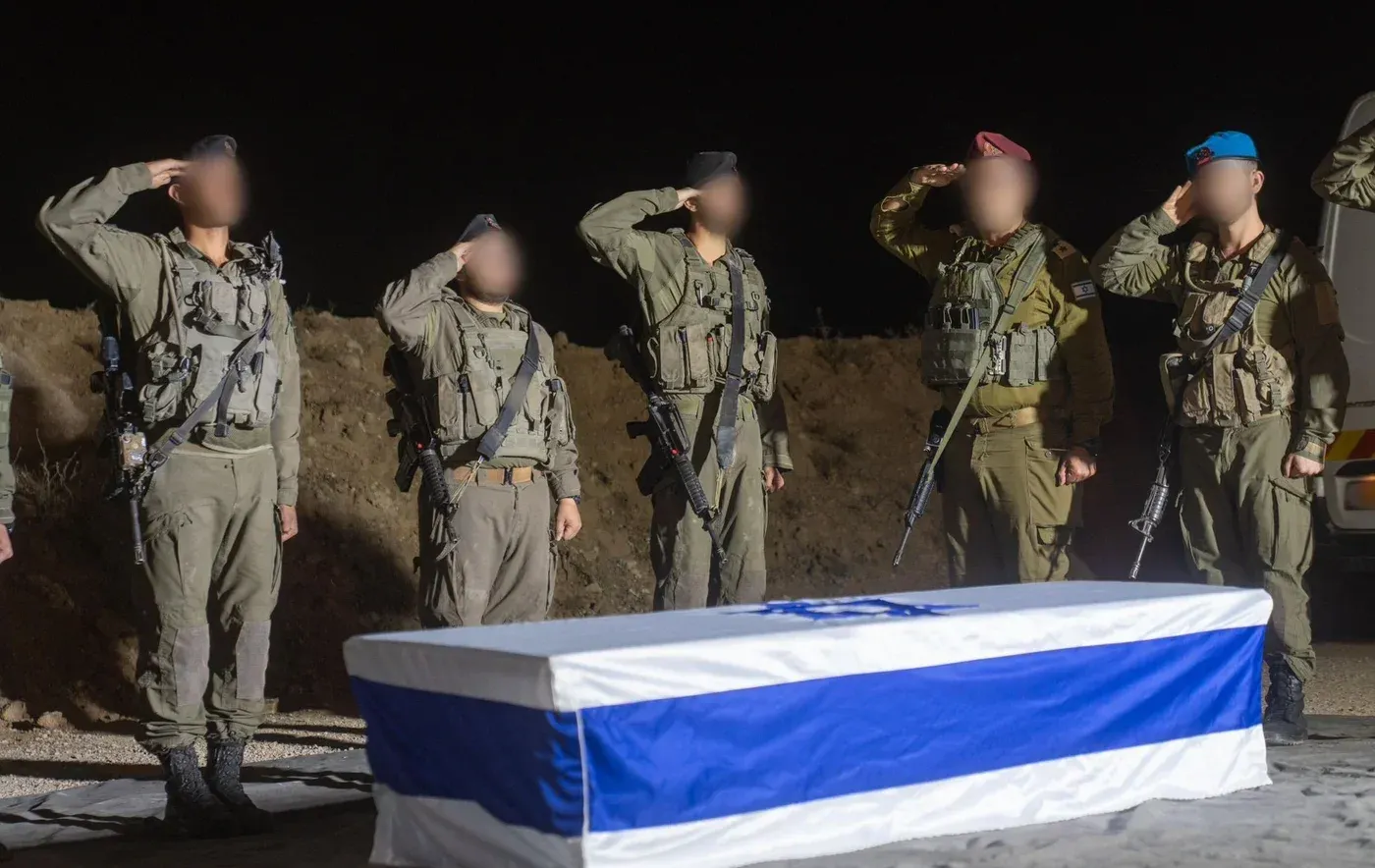 שני ארגוני הטרור מודיעים: נמסור חלל חטוף בשעה 16:00 שני ארגוני הטרור מודיעים: נמסור חלל חטוף בשעה 16:00