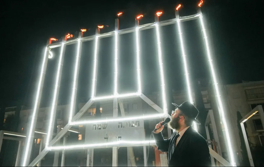 הדלקת נרות חנוכה במרכז תל אביב בשנה שעברה הדלקת נרות חנוכה במרכז תל אביב בשנה שעברה