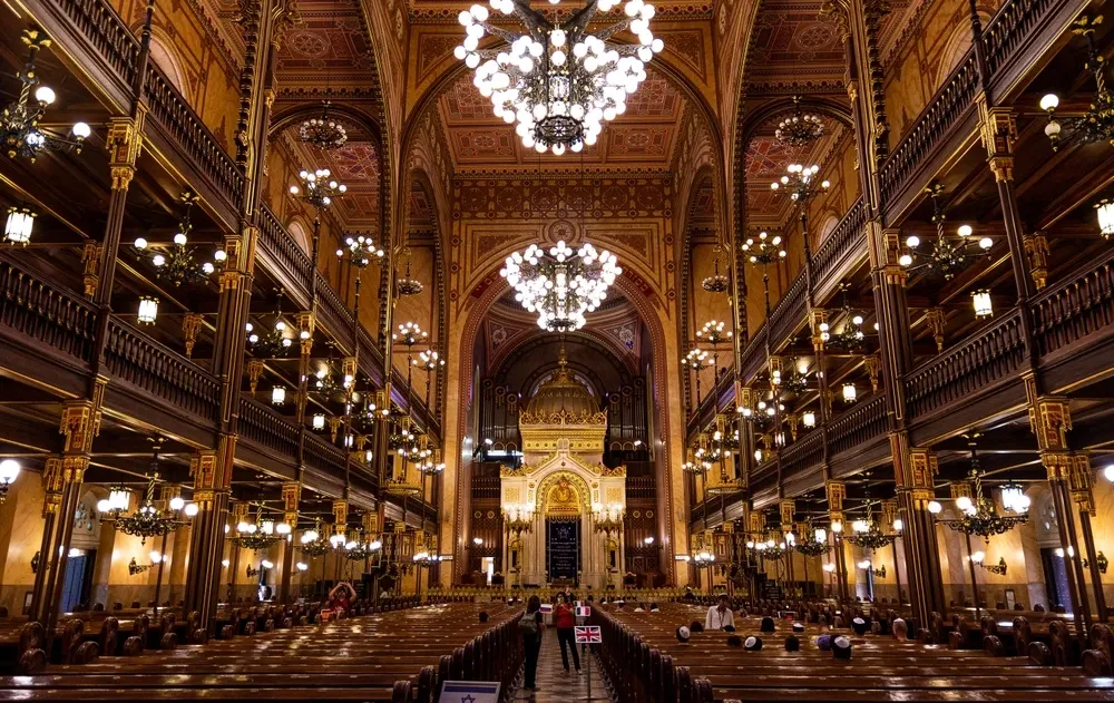 אחרי 73 שנה נקבע - בית הכנסת בבודפשט חוזר לקהילה היהודית אחרי 73 שנה נקבע - בית הכנסת בבודפשט חוזר לקהילה היהודית