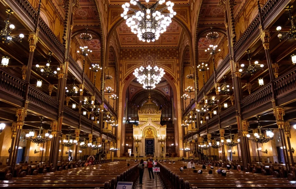 אחרי 73 שנה נקבע -  בית הכנסת בבודפשט חוזר לקהילה היהודית
