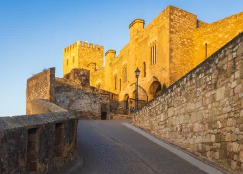 העיר טורטוסה בספרד, כיום. רבי משה היה רבה של העיר במשך 35 שנה