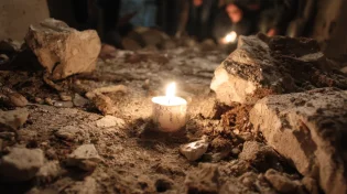 "מצאנו פך שמן בהריסות ואיתו הדלקנו נר חנוכה"