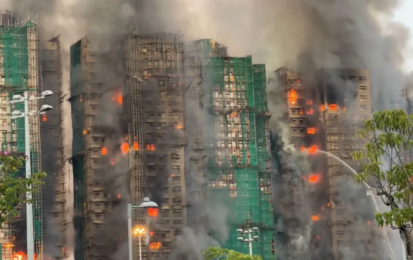 מספר ההורגים ממשיך לעלות: 55 נספים באסון הכבד מספר ההורגים ממשיך לעלות: 55 נספים באסון הכבד