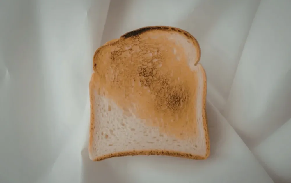 אדם לא אוכל את הלחם שלו - הוא אוכל את החרדה שלו