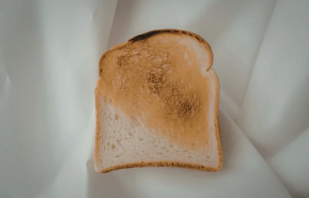 אדם לא אוכל את הלחם שלו - הוא אוכל את החרדה שלו