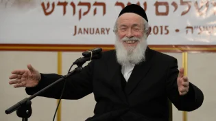 החתן סירב לשלם לצלם והרב זילברשטיין עצר את הברכה הנדירה