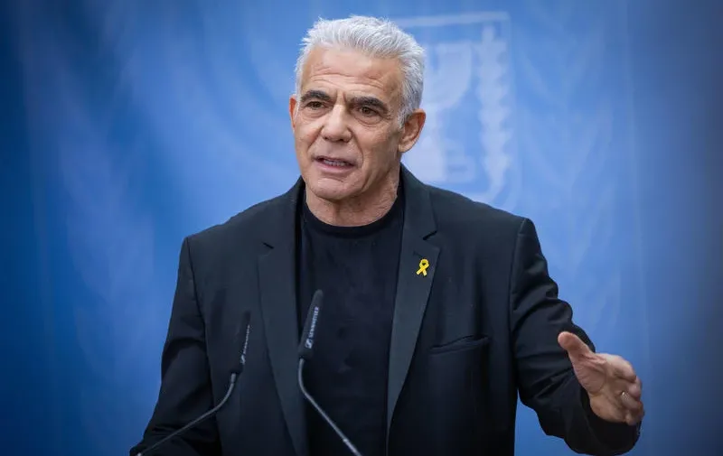 לפיד מציע: לשלול את זכות ההצבעה מהחרדים שלא משרתים לפיד מציע: לשלול את זכות ההצבעה מהחרדים שלא משרתים