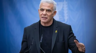לפיד מציע: לשלול את זכות ההצבעה מהחרדים שלא משרתים