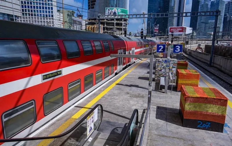 תקלת חשמול גורמת לשיבושים - צמצום הרכבות בין תל אביב לנתניה תקלת חשמול גורמת לשיבושים - צמצום הרכבות בין תל אביב לנתניה