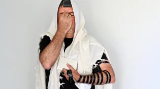 התפילין שאתה מניח בכל בוקר עושות הרבה יותר ממה שחשבת
