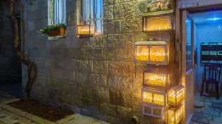 מה עושים עם השמן שנותר מנרות החנוכה? כל מה שצריך לדעת