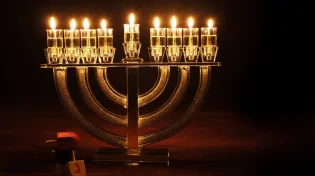 האור האחרון, העוצמתי והחזק מכולם: כל מה שלא ידעתם על 'זאת חנוכה'