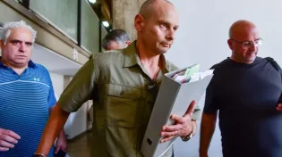 הפצ"רית לשעבר משתחררת וממשיכה לקבל שכר, ומי שחשפה אותה - הושעתה