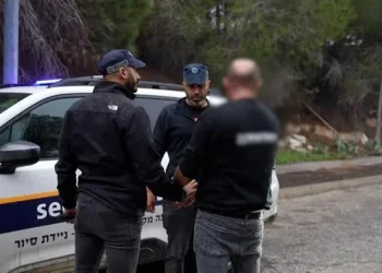 חשד חמור: מאבטחים בגבעת זאב סייעו לשב"חים להיכנס לישראל