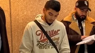 שורד השבי יוסף חיים אוחנה בתפילה מרטיטה על קבר הרבי להודות על הנס
