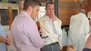 צפו: גיבור ישראל שאיבד את רגליו, מתפלל לשלום חיילי צה"ל