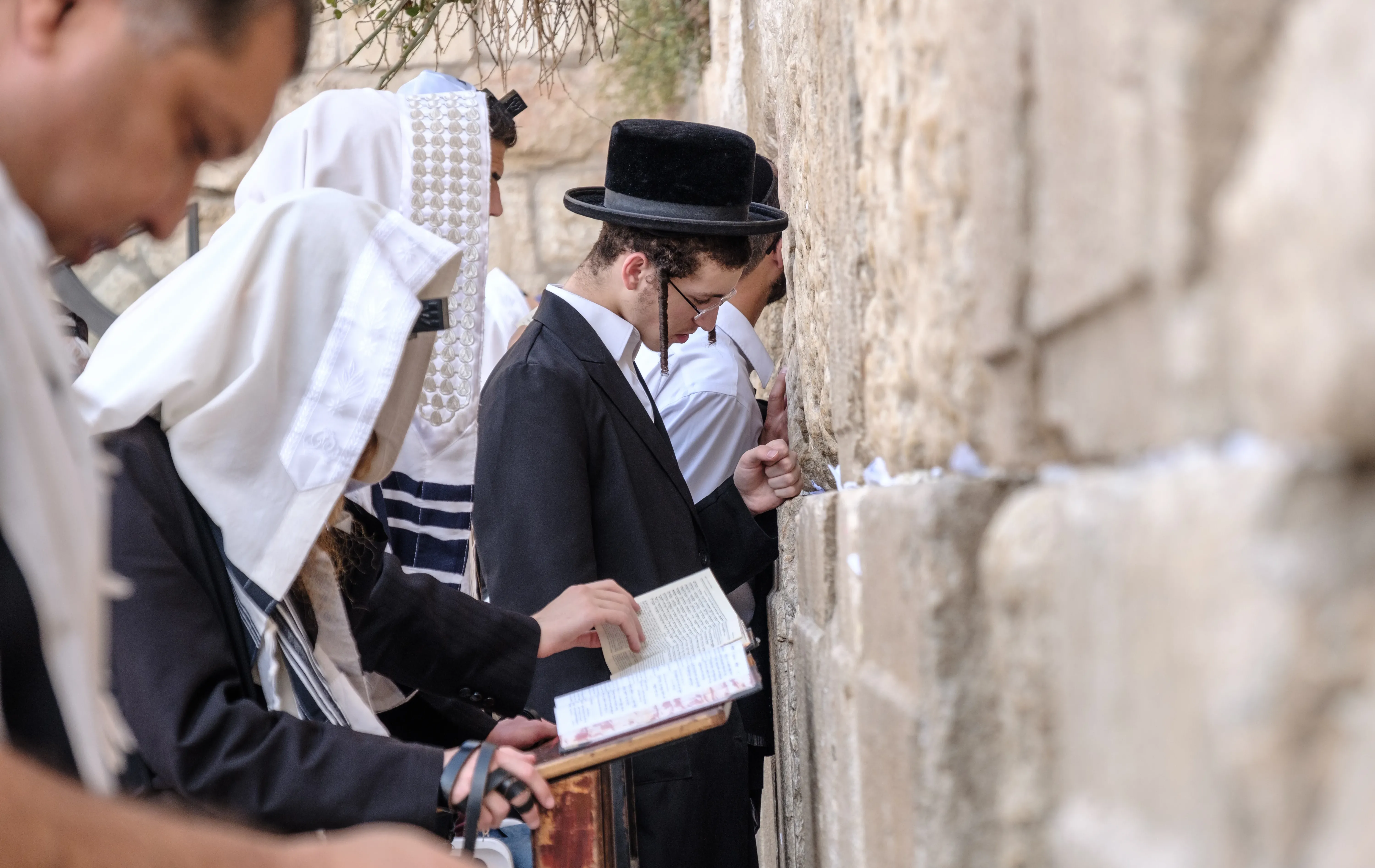 למה מציאת זיווג קשה כמו קריעת ים סוף ואיך אפשר לשנות את הגזירה? למה מציאת זיווג קשה כמו קריעת ים סוף ואיך אפשר לשנות את הגזירה?