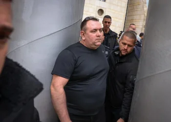 המדינה שילמה: רומן זדורוב קיבל את הפיצוי - צו איסור פרסום על הסכום