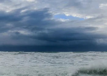 החיפושים אחר היאכטה הישראלית נמשכים: חשש לגורלם של ארבעה נוסעים