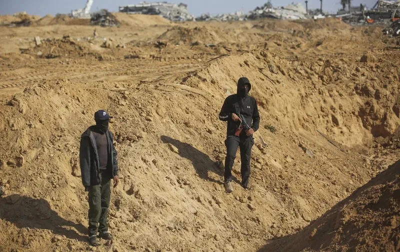 האשמה חריפה: "בערב הטבח בכיר בשב"כ שלח שליח להיפגש עם מחבל חמאס"