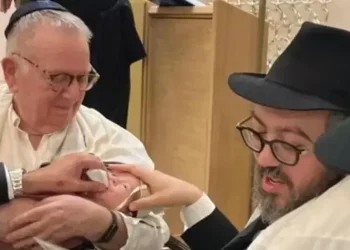 "הם חוששים להשתתף בחגיגות חנוכה": ההתבטאות של שליח חב"ד, הרב אלי שלאנגר "הם חוששים להשתתף בחגיגות חנוכה": ההתבטאות של שליח חב"ד, הרב אלי שלאנגר