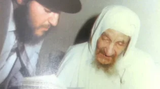 מרגש: הקלטה נדירה של הבבא סאלי מברך על הדלקת נרות חנוכה 