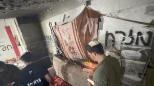 "ואויב שמו מחית": חיילי צה״ל מדליקים נרות חנוכה בחאן יונס