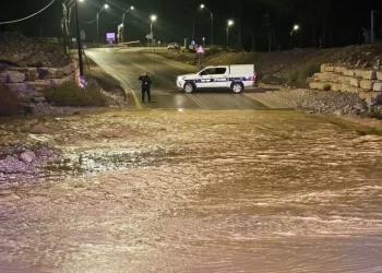 מזג האוויר ממשיך בעוצמה: כבישים נחסמו בדרום, שלג צפוי בחרמון