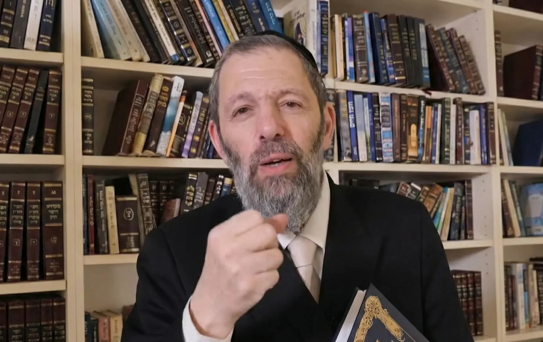 192 שעות של אורה! הסגולה הנדירה שמגנה עליך כל השנה