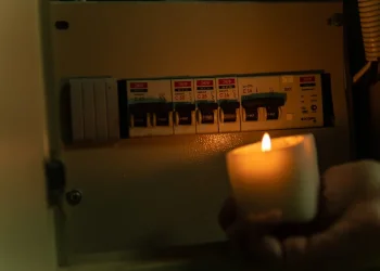 אודסה בלי חשמל ומים: תושבי העיר מנסים לשרוד את המשבר