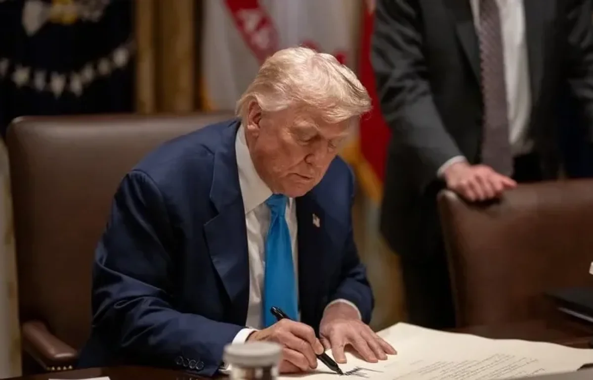 טראמפ אסר כניסת פלסטינים לארה"ב - במסגרת הרחבת מגבלות הכניסה