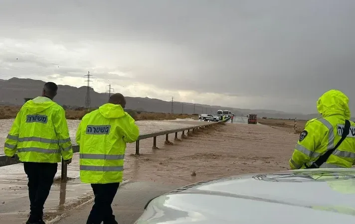 כביש 40 נפתח מחדש; צירים נוספים בדרום עדיין חסומים