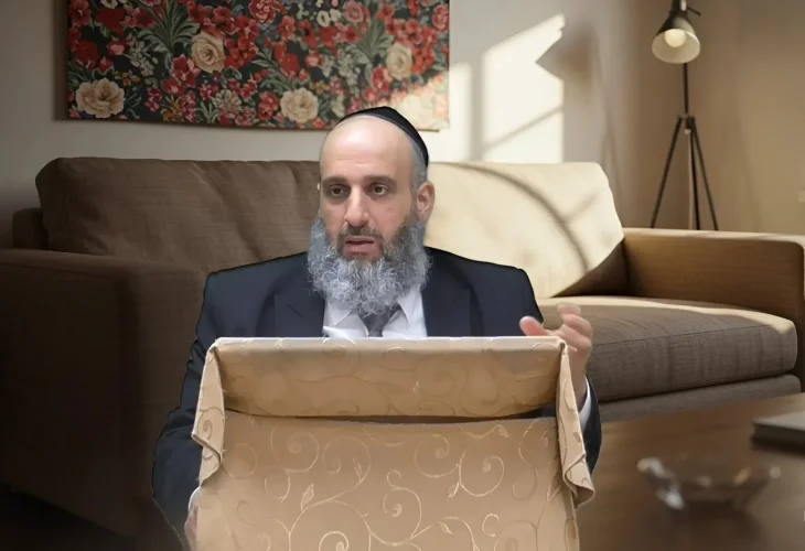 האם במסיבות מדליקים נרות חנוכה עם ברכה? הרב יניב עזיז