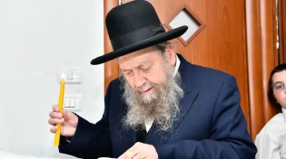 "אבא זקוק לתפילות שלכם": המקובל הגאון הרב דוד בצרי במצב קשה