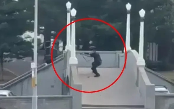 חשיפה דרמטית באוסטרליה: המחבלים השליכו מטעני חבלה שבנס לא התפוצצו