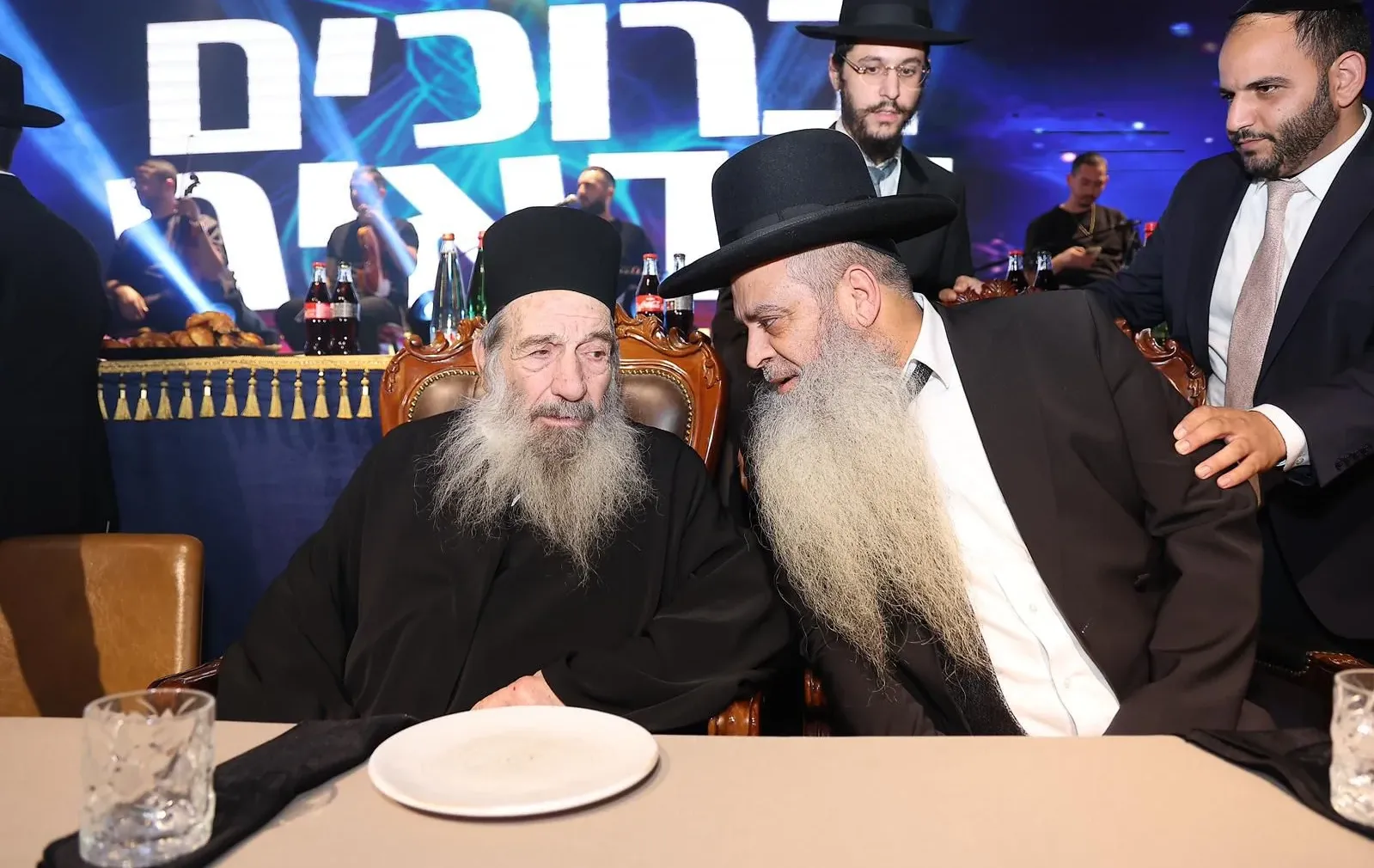 פתח תקווה: אלפים במעמד חנוכה מרגש ומפואר של מוסדות קרבנו (צילום: נועם אליהו וישראל הפקות)