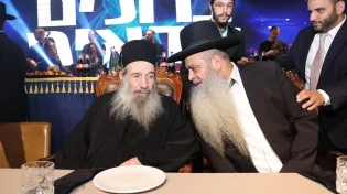 פתח תקווה: אלפים במעמד חנוכה מרגש ומפואר של מוסדות קרבנו