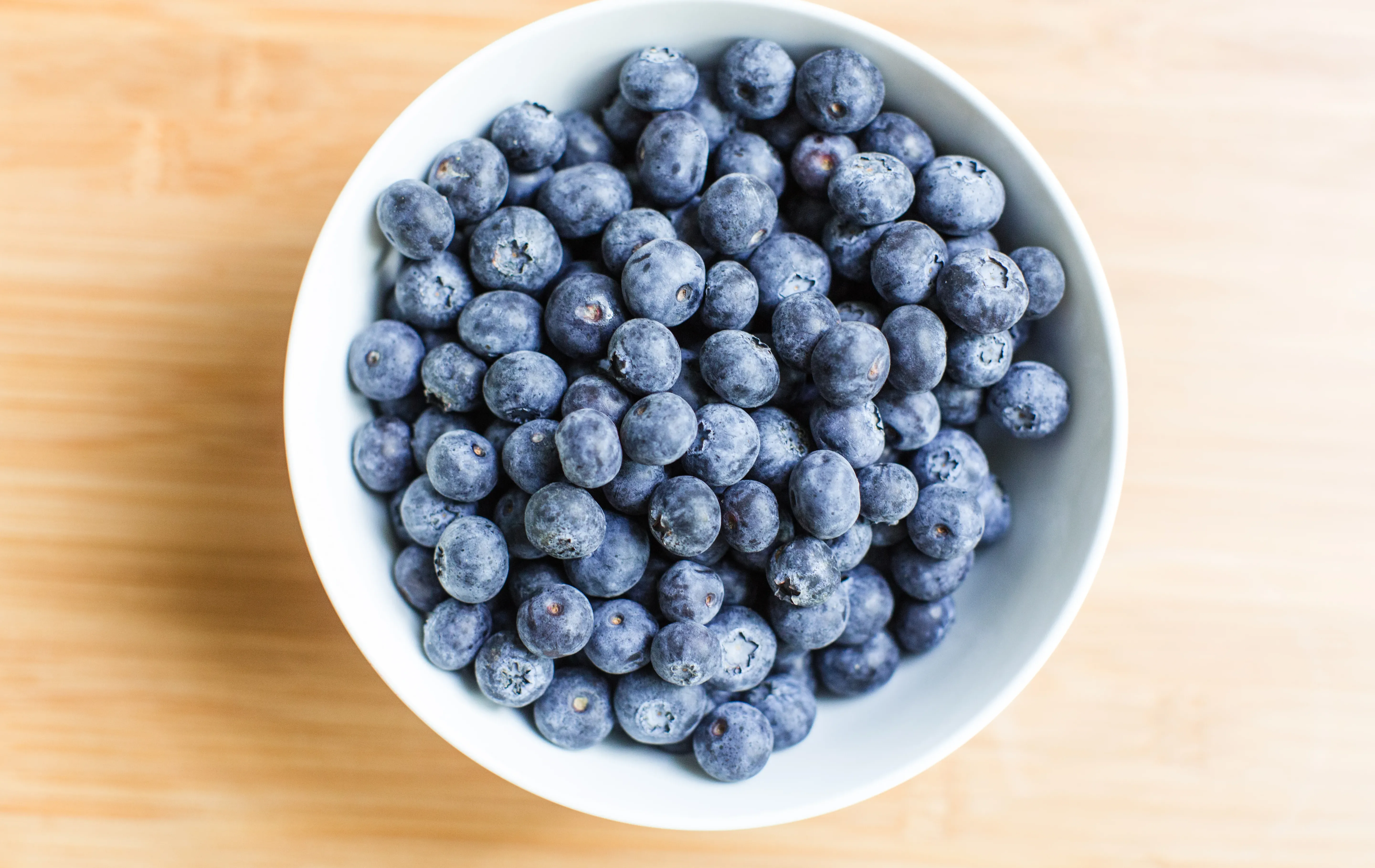 הטעות שגורמת לאוכמניות להתקלקל מהר וכמעט כולם עושים אותה