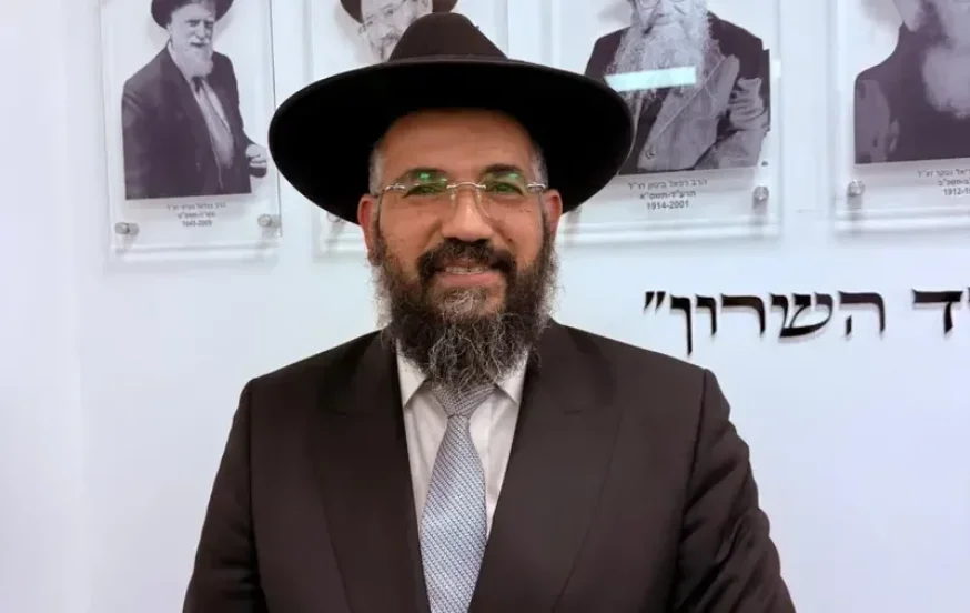 אחרי 16 שנים בלי רב: הרב ארז אלחרר נבחר לכהן כרב העיר של הוד השרון אחרי 16 שנים בלי רב: הרב ארז אלחרר נבחר לכהן כרב העיר של הוד השרון