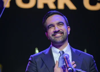 בכירה בעיריית ניו יורק התפטרה בעקבות פוסטים אנטישמיים - ראש העיר סירב לגנות בכירה בעיריית ניו יורק התפטרה בעקבות פוסטים אנטישמיים - ראש העיר סירב לגנות