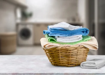 תעשו את זה למכונת הכביסה שלכם, והבגדים יצאו רכים ונקיים יותר