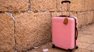 מצמרר: ילדה להורים חרדים: "אני לא מי שאתם חושבים" | זה מה שקרה חודשיים לאחר מכן