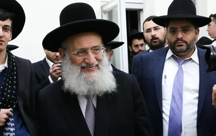 הרב ראובן אלבז בקבר יוסף: "מפה תצא ברכה לכל עם ישראל"