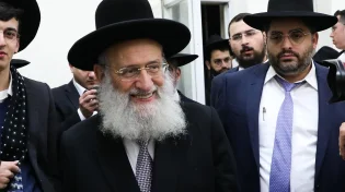 "במקום הזה תחזור בעזרת השם עטרה ליושנה": הרב ראובן אלבז בקבר יוסף