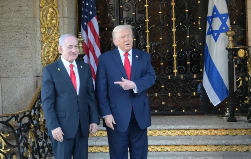 הפתעות בימים הקרובים? זה מה שרמז טראמפ במפגש הפסגה עם רה"מ נתניהו הפתעות בימים הקרובים? זה מה שרמז טראמפ במפגש הפסגה עם רה"מ נתניהו