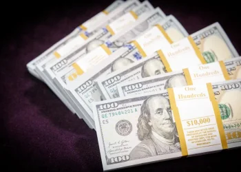 בלי אגורה? הצעירים שכבשו את העולם והפכו להיות מילארדרים