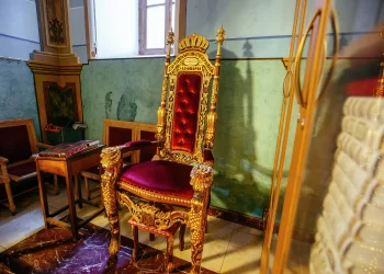 כסא של אליהו לסנדק בברית המילה כסא של אליהו לסנדק בברית המילה